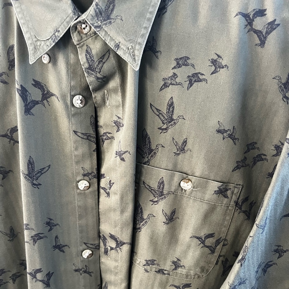 CLEARANCE Men’s Medium Olive Green Columbia Sportswear Ducks Button Down Shirt - Picture 3 of 9